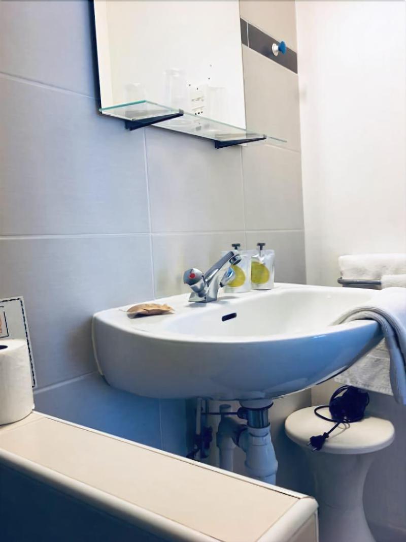 Hotel Moderne Tours Luaran gambar